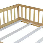 Letto a pavimento completo con recinzione e porta, sponde in legno di gomma beige