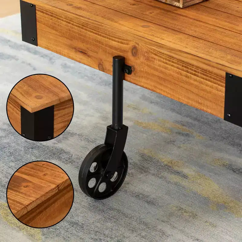 Tavolino da Caffè Grande Rustico Vintage Industriale in Legno con Venature Dettagliate, Accenti in Metallo e Ruote Nere in Ghisa da Carrello