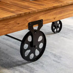 Tavolino da Caffè Grande Rustico Vintage Industriale in Legno con Venature Dettagliate, Accenti in Metallo e Ruote Nere in Ghisa da Carrello