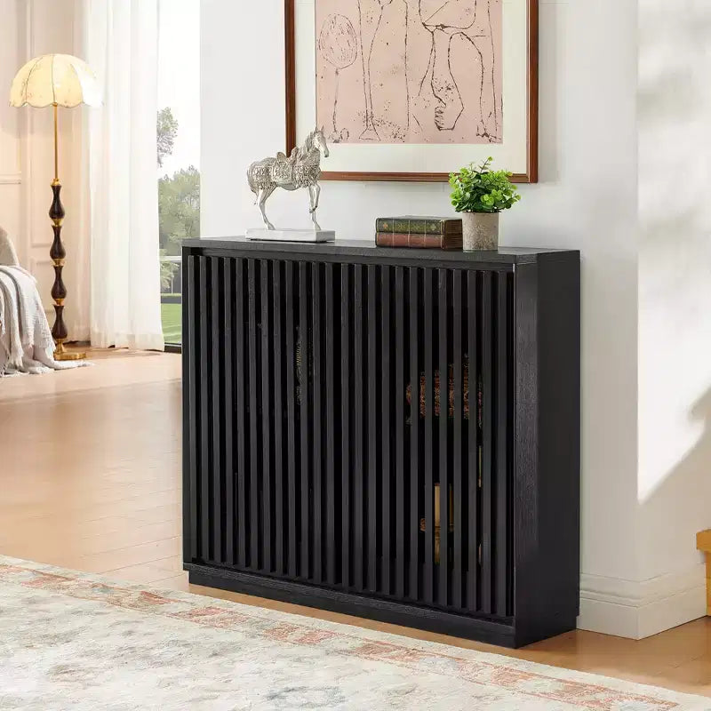 Mobile credenza scavato scanalato di metà secolo con 2 fori per prese per ingresso, corridoio, nero
