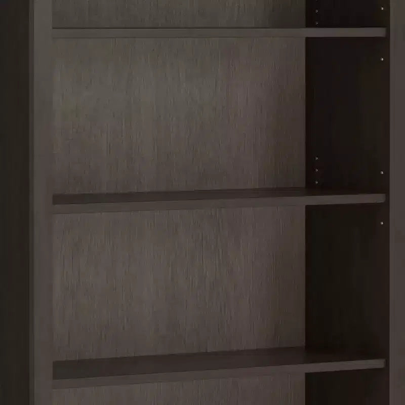 Set da pranzo Jinna moderno di metà secolo in legno di gomma da 5 pezzi con sedie imbottite